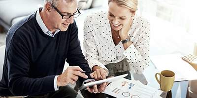 Geschäftsmann am Laptop