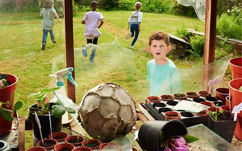 Deliktunfähige Kinder haben beim Ballspielen einen Schaden am Fenster verursacht.