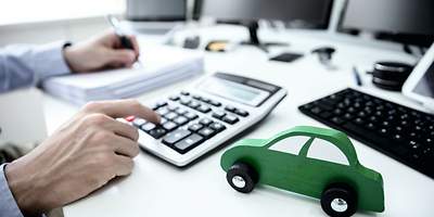 Es werden Kalkulationen zum Sonderkündigungsrecht durchgeführt