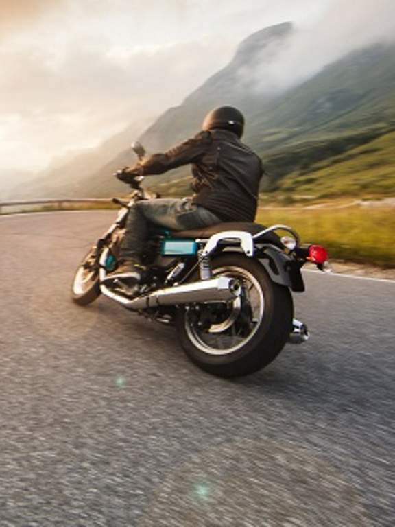 Beispiele für die Kosten von Motorrädern in der Versicherung - Hintergrundbild