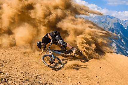 Ins Leben stürzen? Aber sicher mit CosmosDirekt!