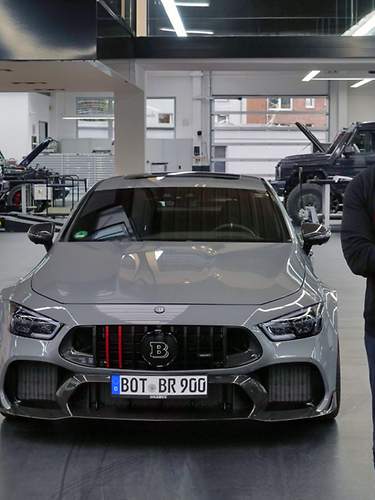 Constantin Buschmann in Brabus Werkstatt