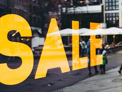 Großes leuchtendes Sale