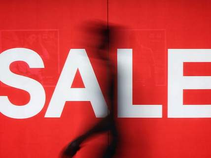 großes rotes Sale