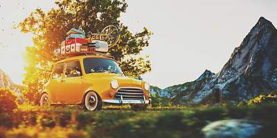 Auto voll gepackt mit Koffern